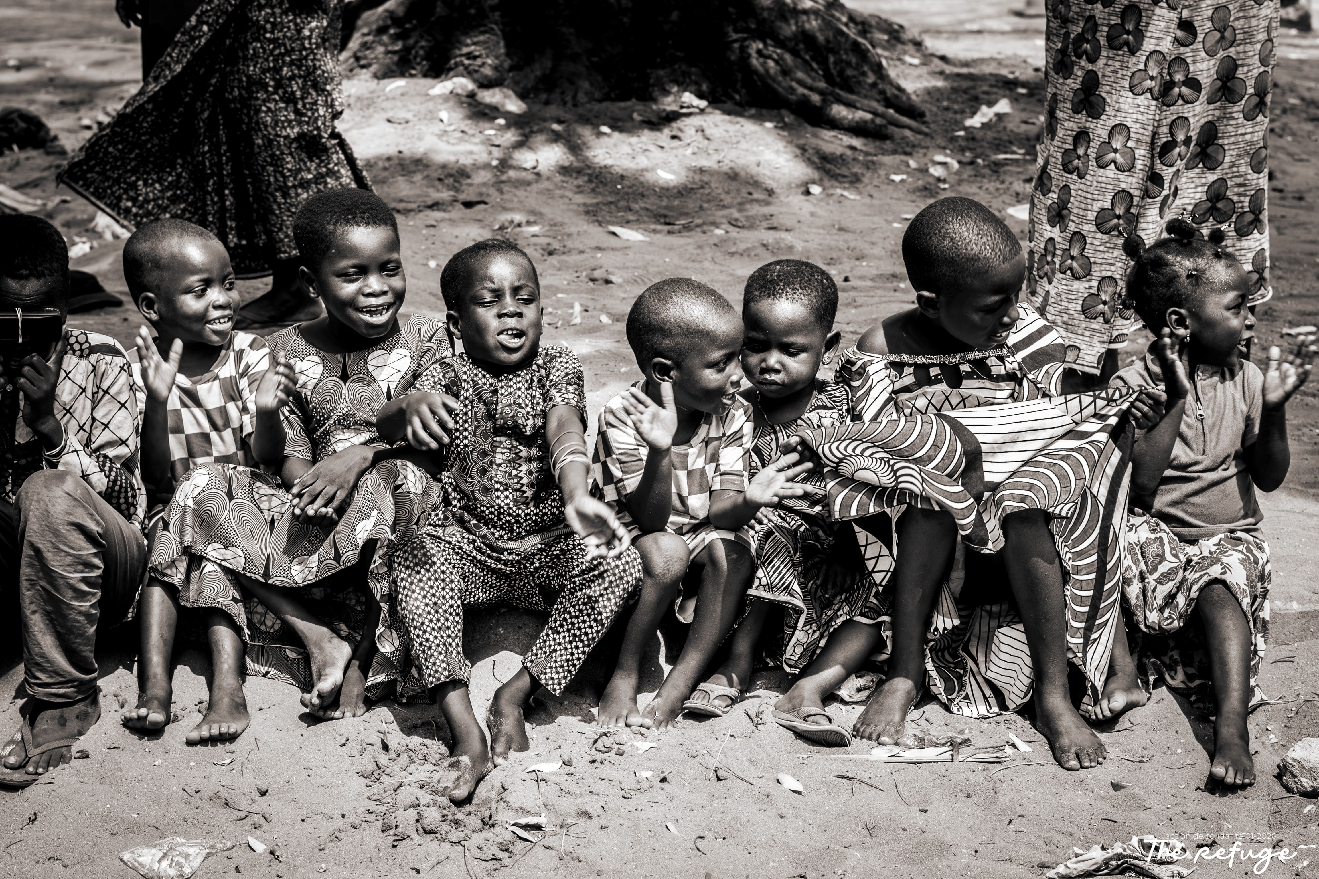 Volontaires et bénéficiaires de Cotonou